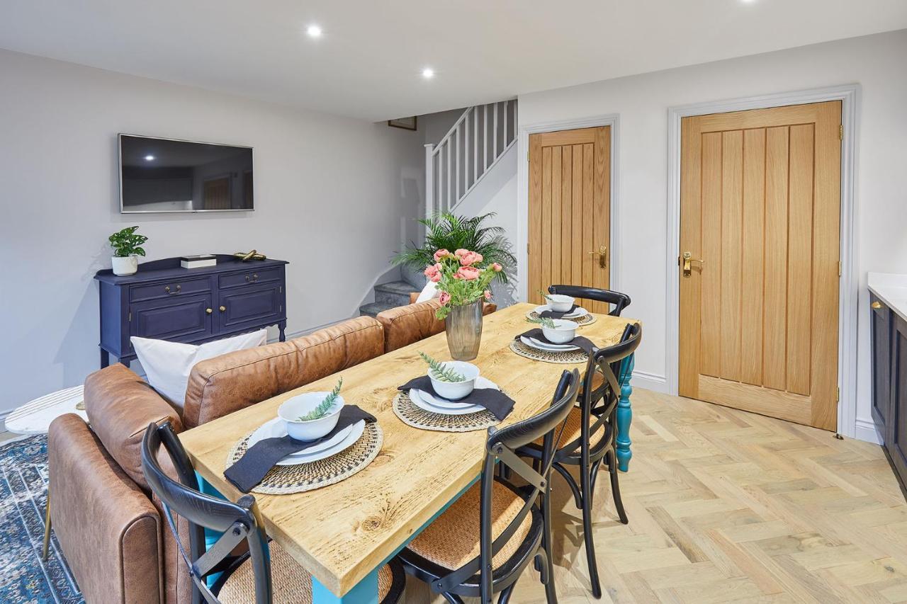 Host & Stay - Black Swan Mews Ripon Buitenkant foto
